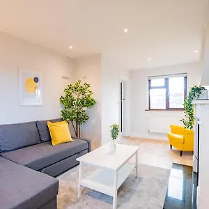 https://city-centre-house-with-parking.galwayhotelsireland.net